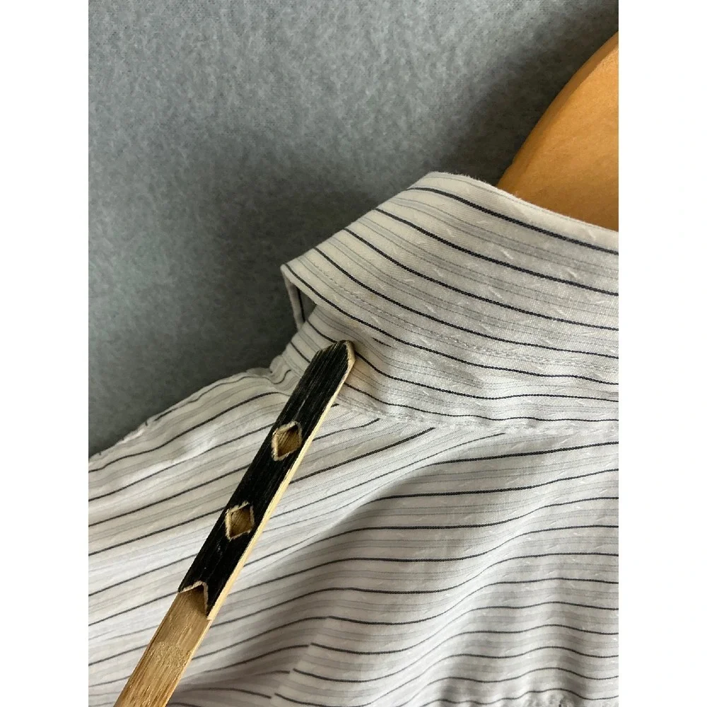 Banana Republic Button Up Men's Medium Long Sleeve Striped‎